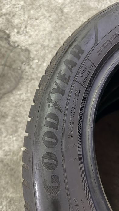 Pneus 205/55r16 GoodYear Vector 4Seasons XL com 80% de piso