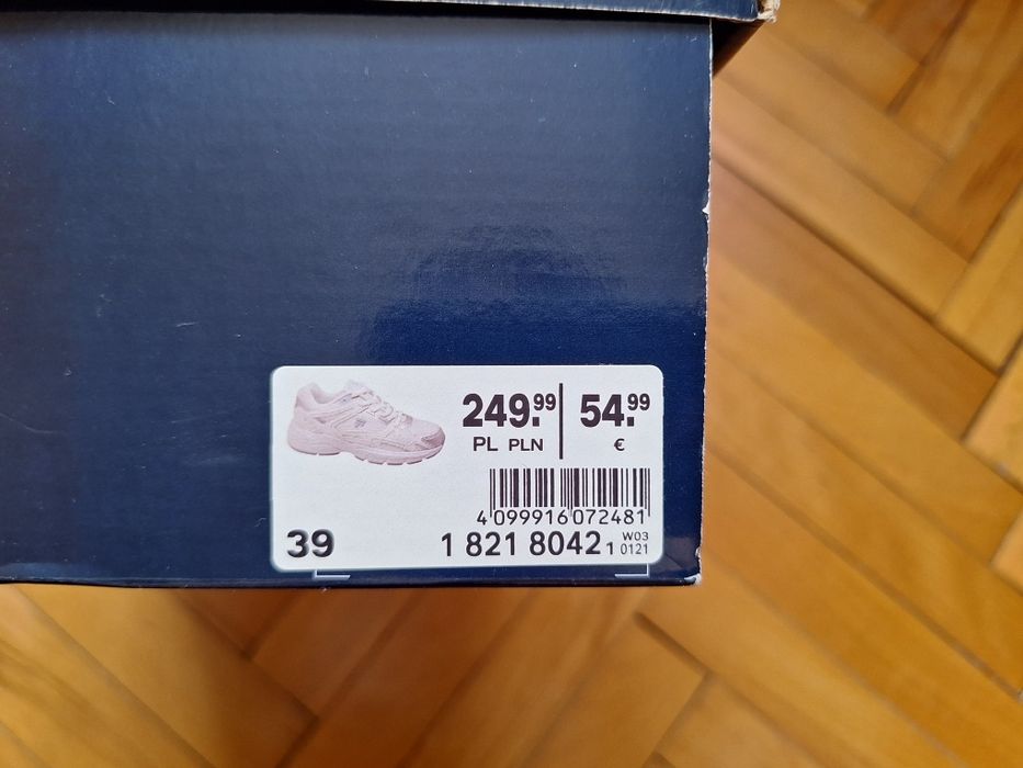 Białe sneakersy FILA