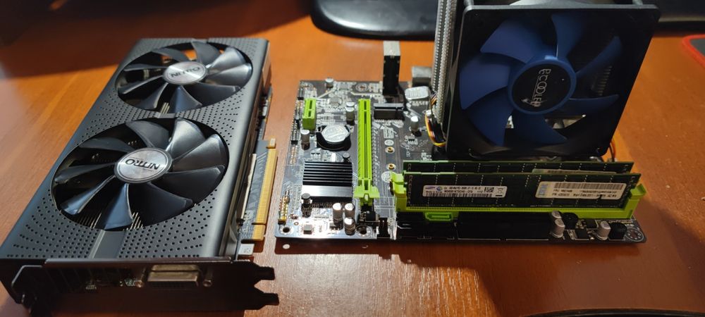 Продам комплект .