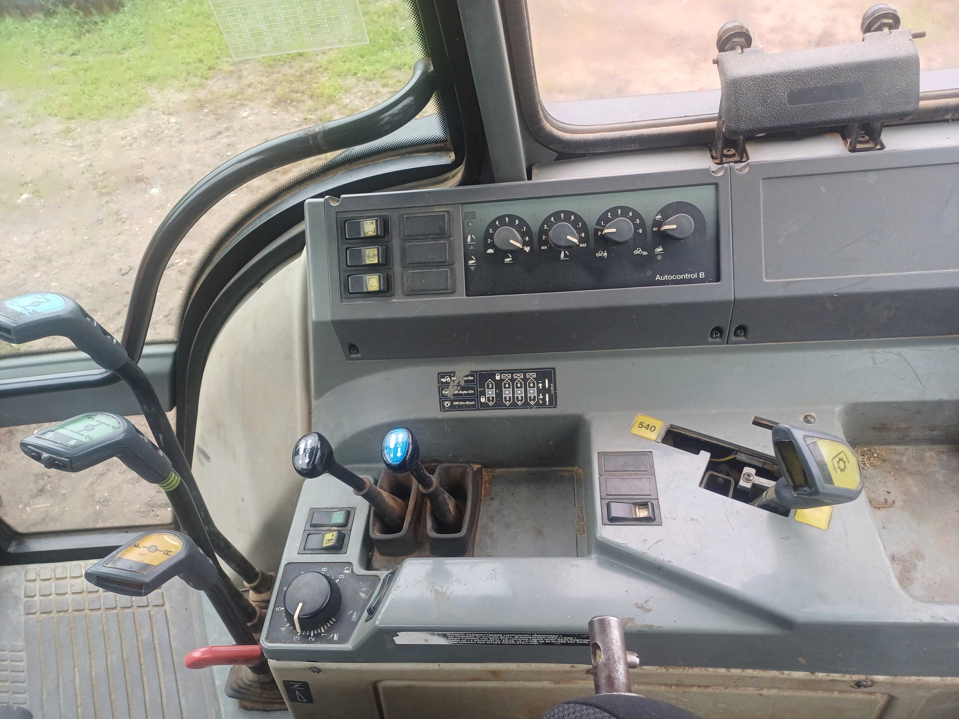 Valtra Valmet 8050