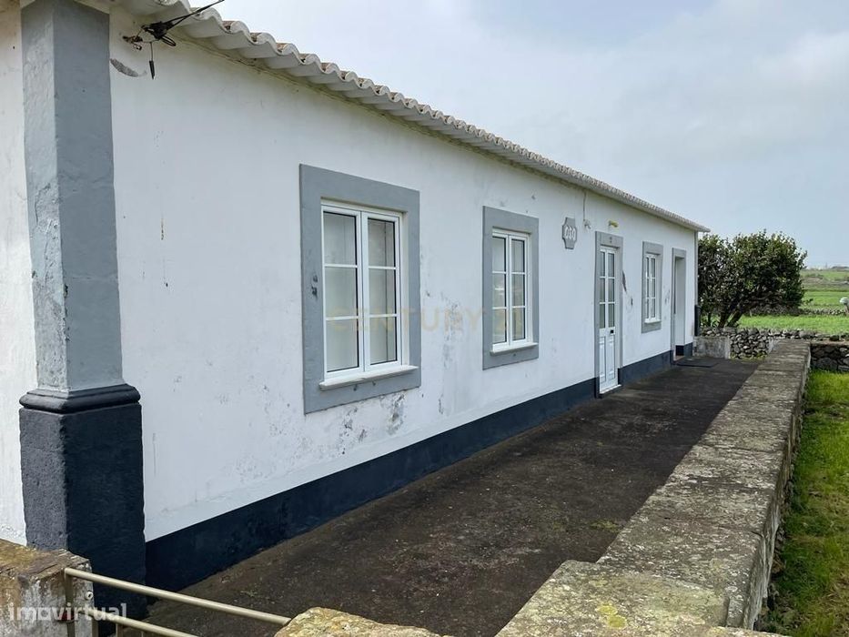 Moradia para reabilitação e investimento na cidade da Praia da Vitória