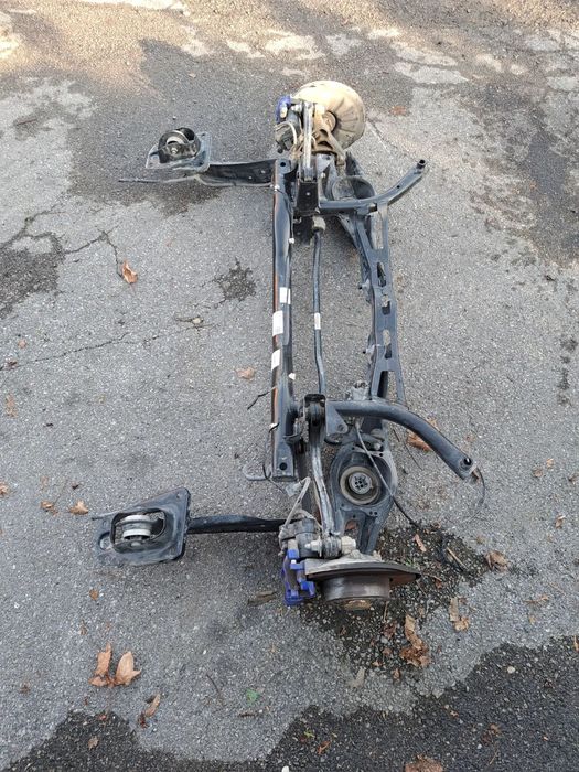 Volkswagen Golf VII Audi A3 8V zawieszenie tylne kompletne bez rdzy belka tył zwrotnice zaciski elektryczne