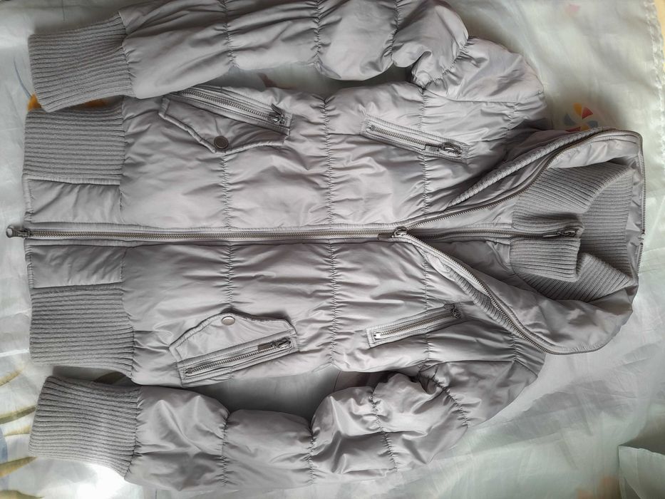 Жіноча куртка на синтепоні