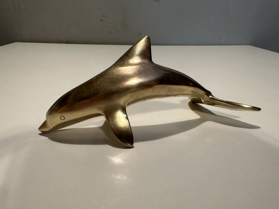 Escultura de golfinho em latão. Anos 60/70.