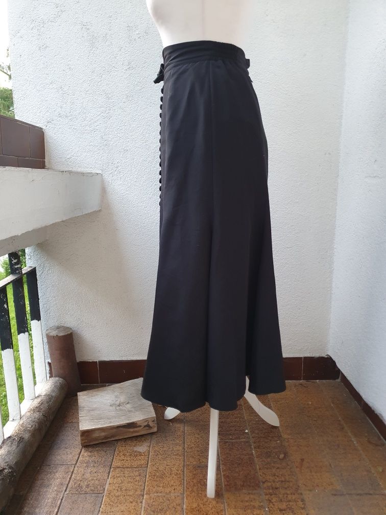 Długa gotycka spódnica z różą i guziczkami midaxi romantic goth retro