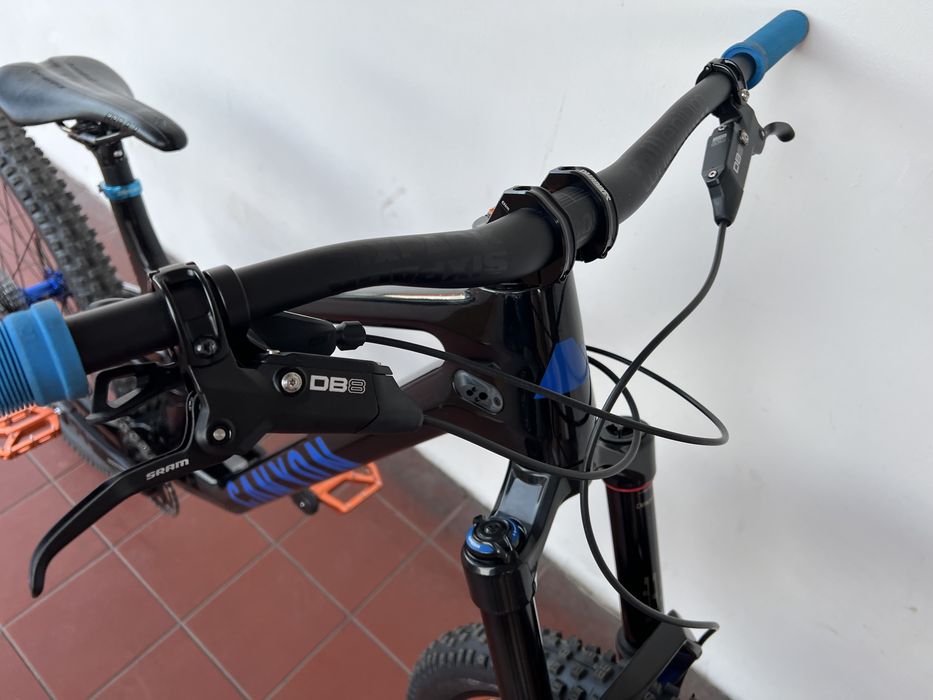 Canyon Torque CF8 2022 M 27.5” Carbon- Rower Enduro, Jibber