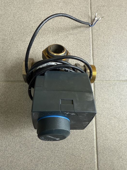 Siłownik naped elektryczny do zaworow mieszajacych