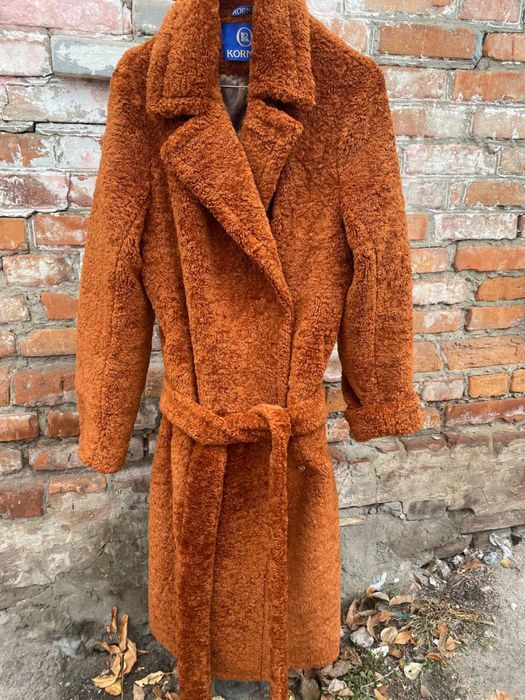 Пальто жіноче колір красивиий