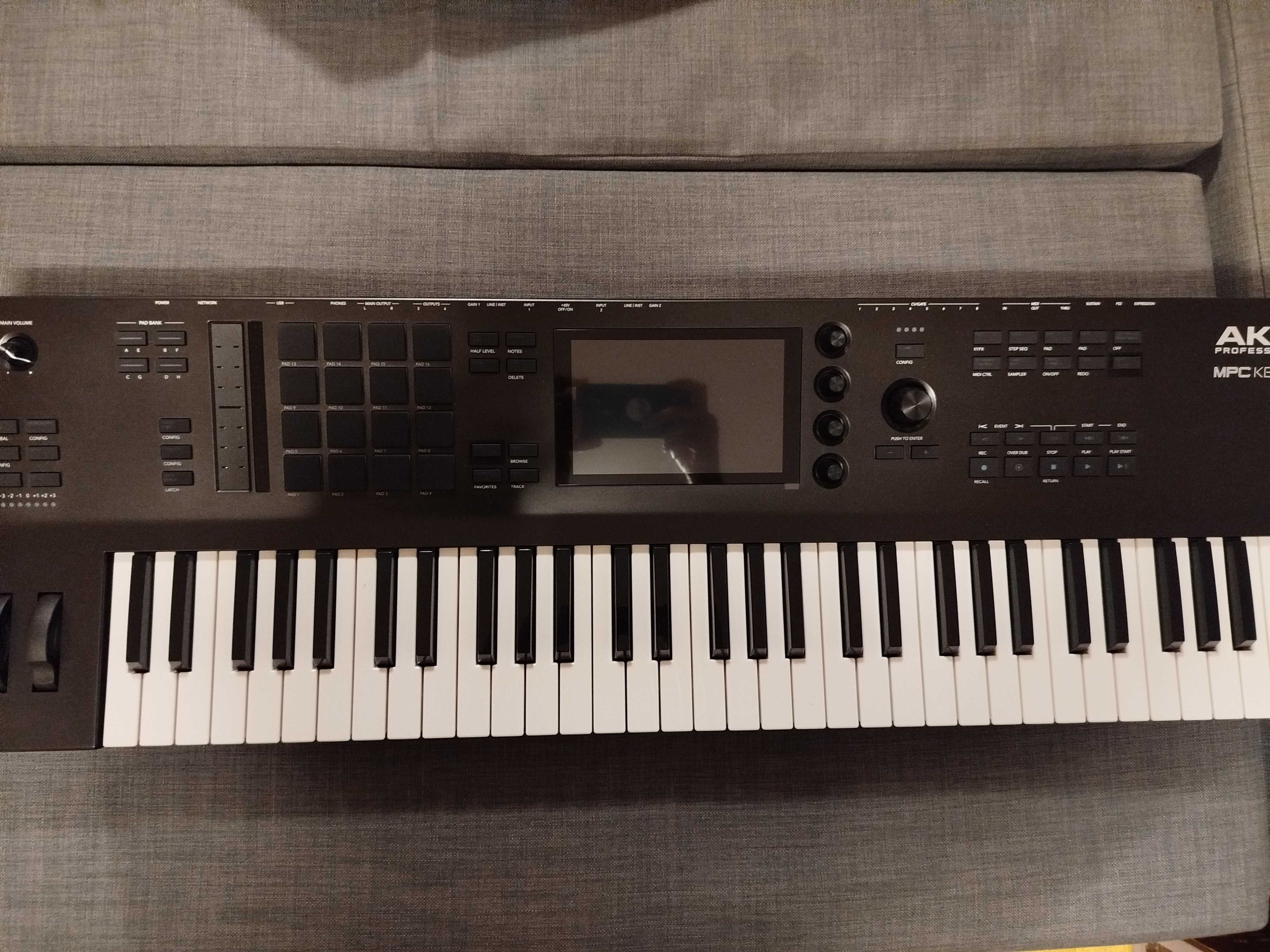 Teclado / Sintetizador / Controlador Akai MPC Key 61 (com garantia)