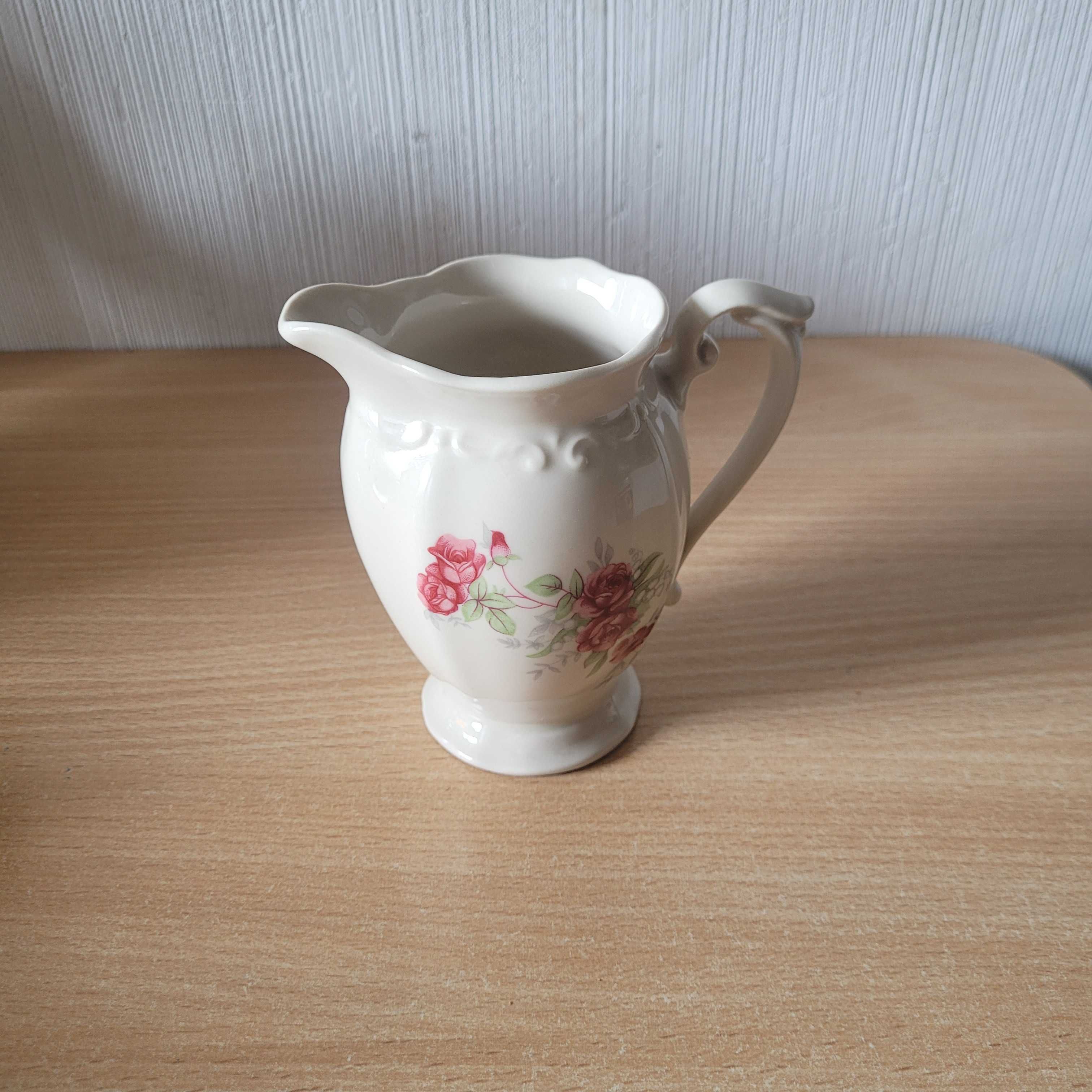 mlecznik z porcelany