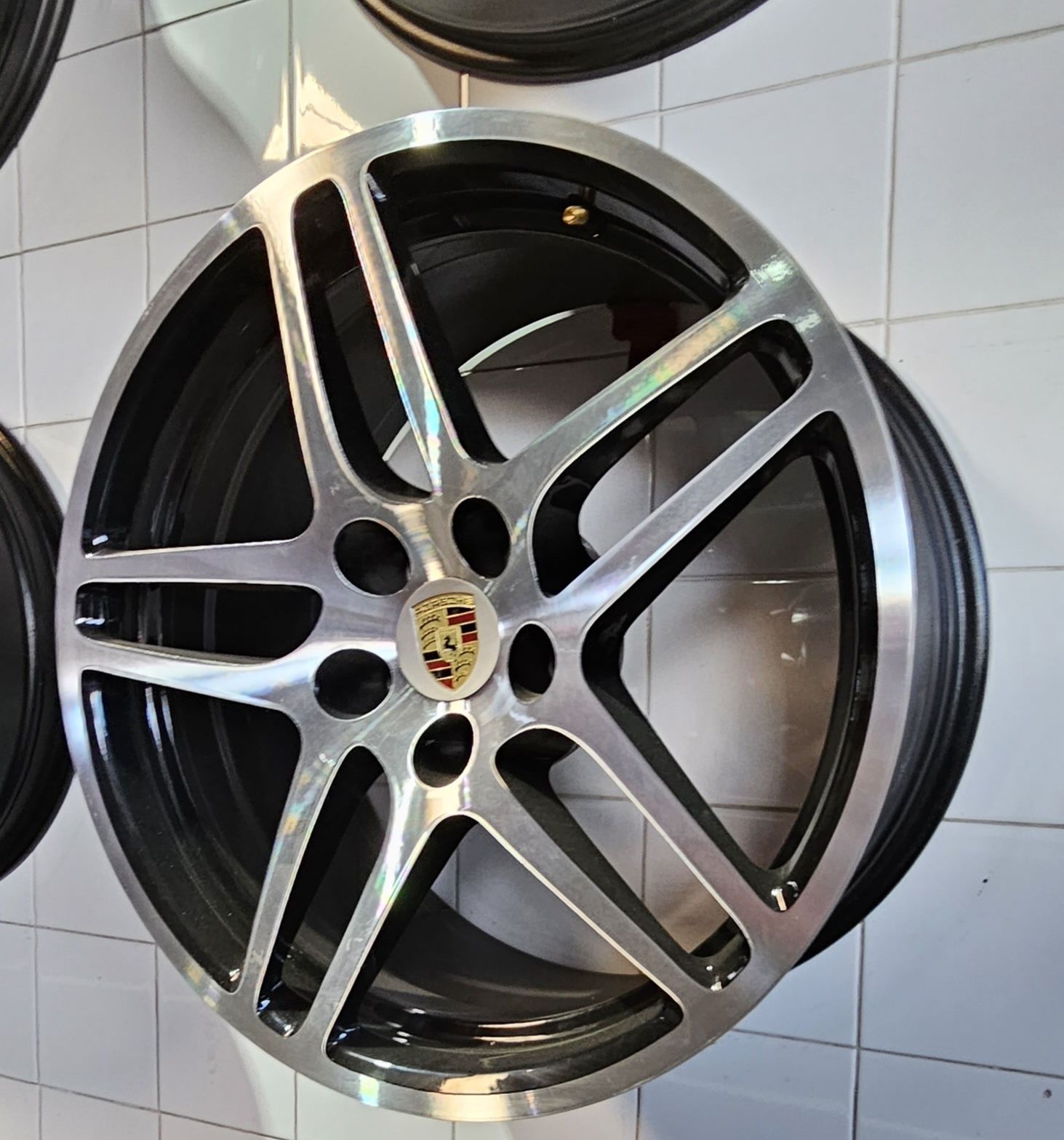 Vendo Jantes Originais Porsche Macan R18.