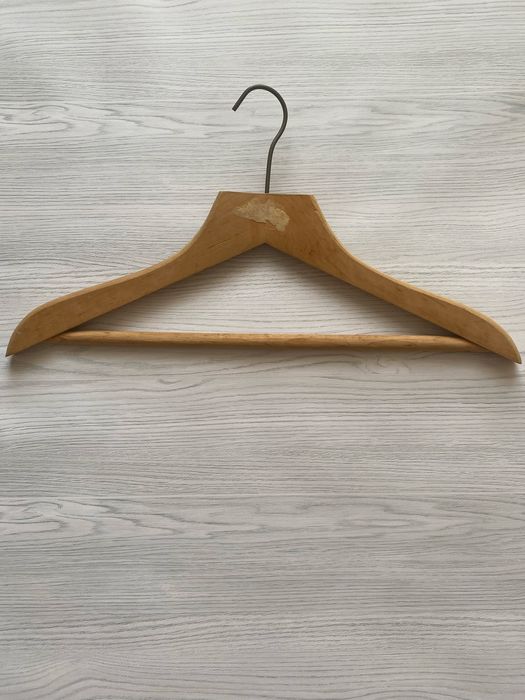Вішаки вішалки тремпель плечики на одяг деревяні