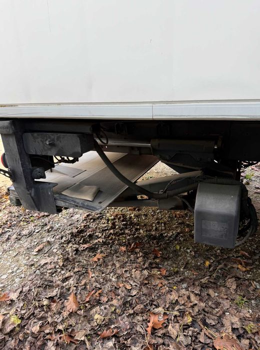 Plataforma elevatória de camiao dobrável