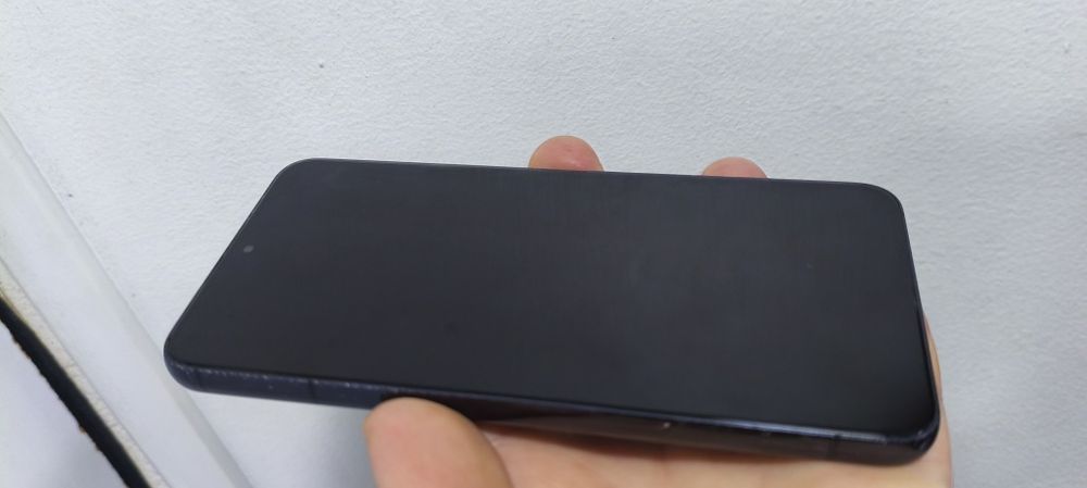 На запчасти отдаю Samsung s23