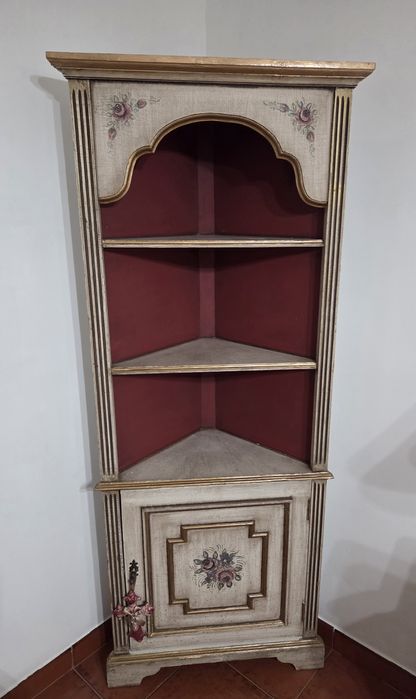 Movel antigo de canto