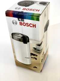 Кавомолка BOSCH TSM6A011W Млинок для кави з обертальним лезом