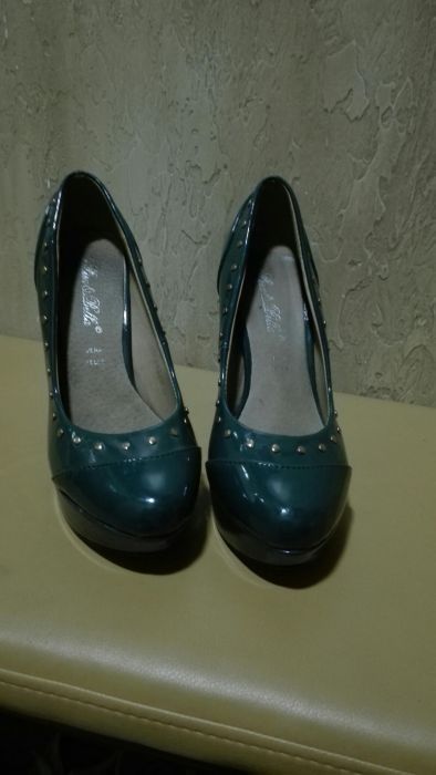 Czulenka lakierowane koloru zgniły zieleń 37