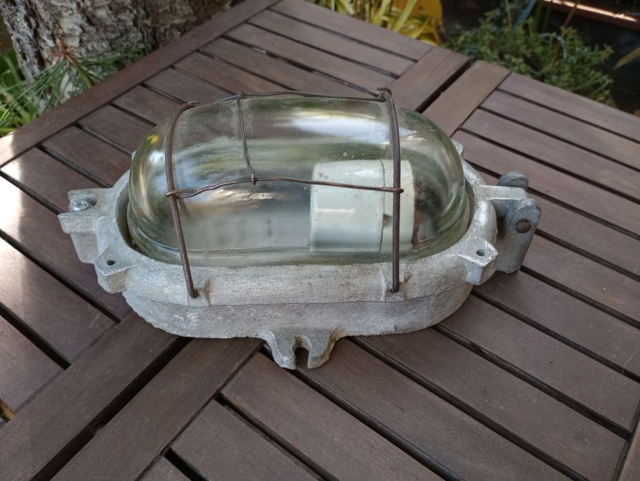 Stara lampa przemysłowa - Loft. PRL