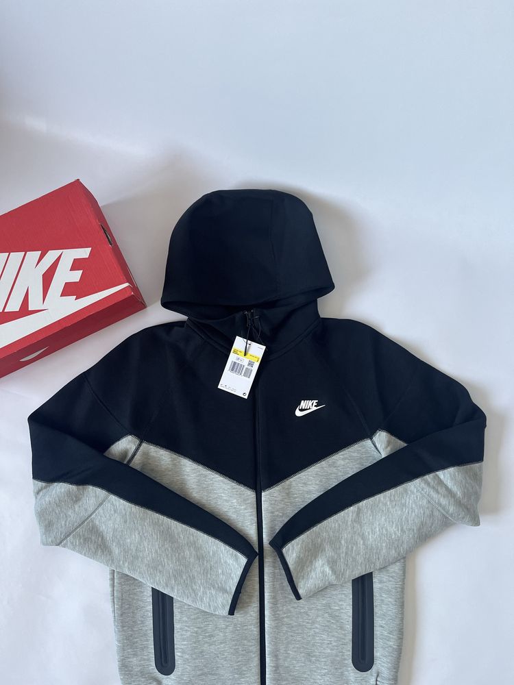 Оригінальна зіпка Nike Tech Fleece