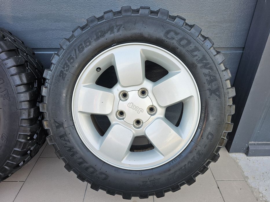 Alufelgi 17" JEEP Grand Cherokee 5x127 z Oponami 235 65 R17 Koła