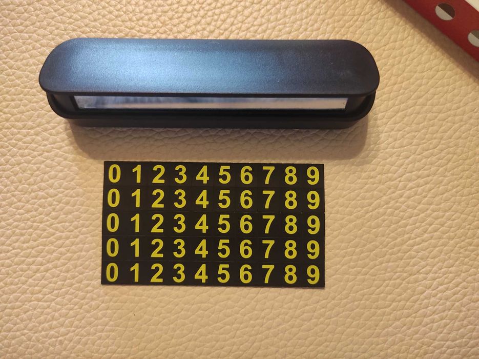 Автовизитка с номером телефона в машину для парковки