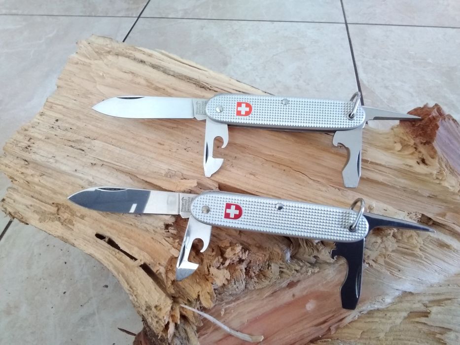 Wenger Swiss Army 70 Delemont Soldat DWIE SZTUKI Szwajcarski Scyzoryk