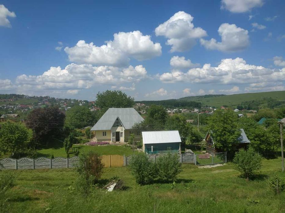 Продам будинок. Розташований в с.Тисовець 9 км від м.Чернівці