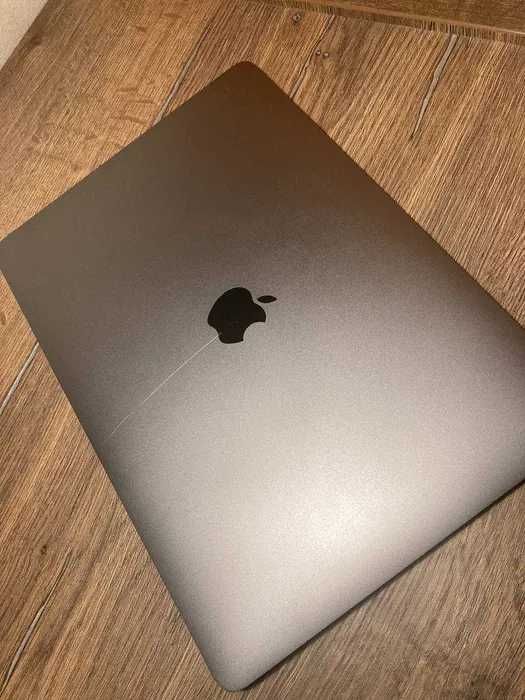 Macbook Air M1 8/256 2020 Gray 20 циклов