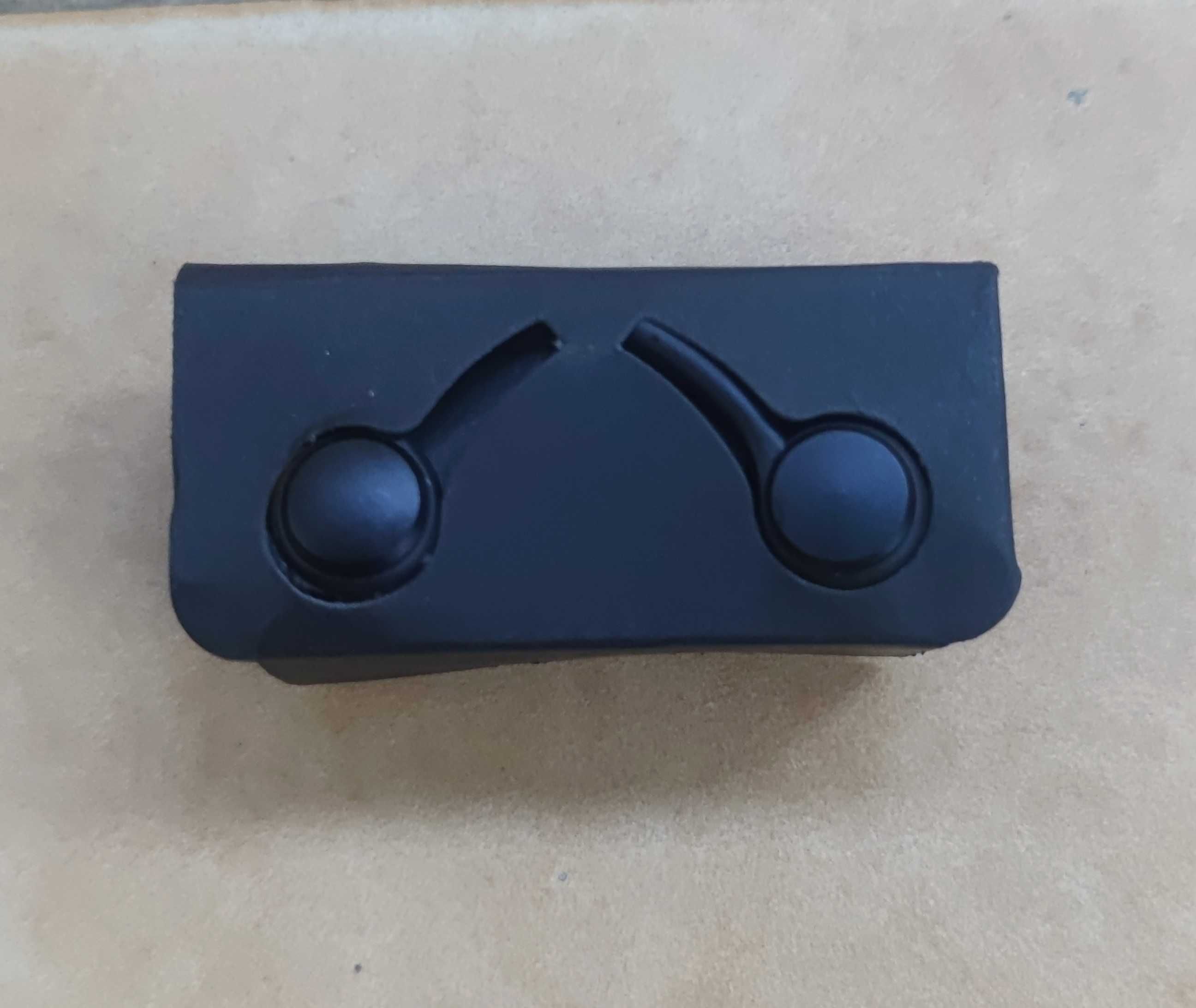 Earphones com fio de 110cm / Entrada USB-C