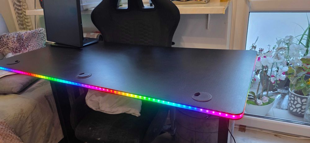 Biurko Gamingowe RGB Stan idealny. Solidne