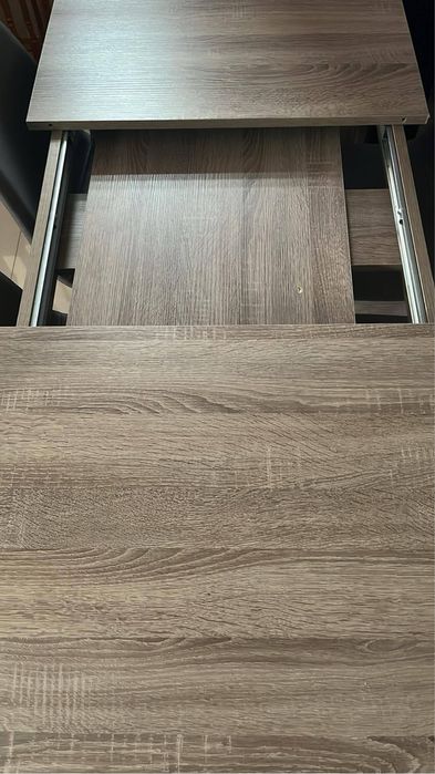 Stół plus krzesła z ekoskóry