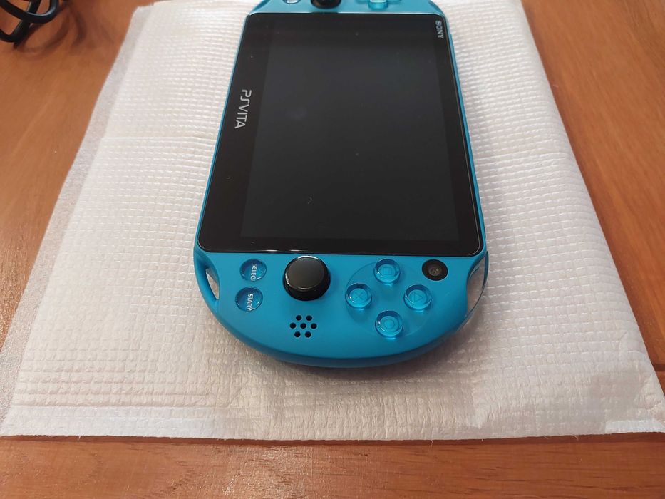 Konsola Sony PS Vita AQUA BLUE + karta 8 gb + gry