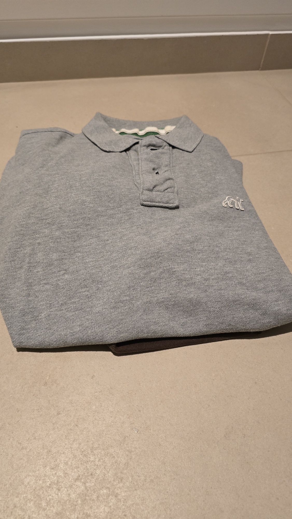 17 pares de calças + 13 camisas + 2 polos + 2 calções como novos