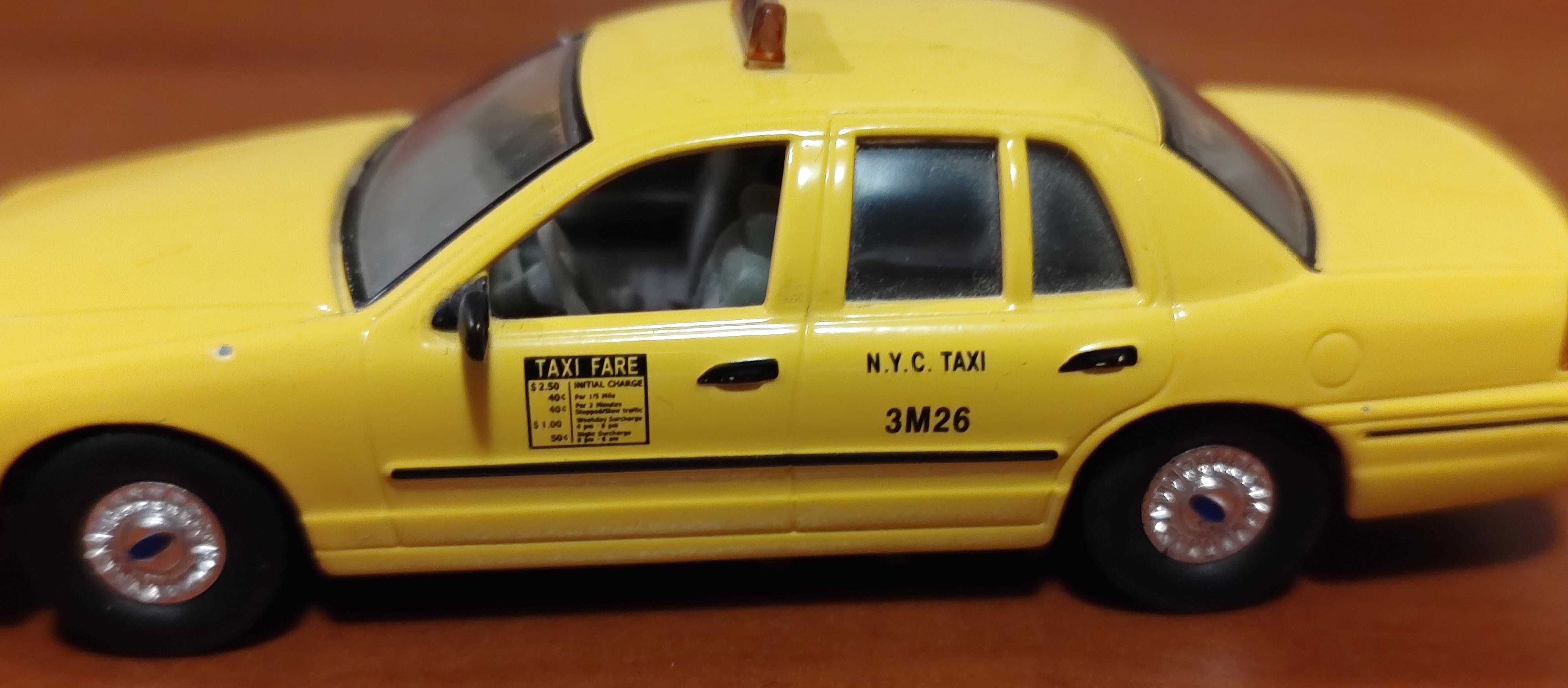 Ford Crown Taxi NYC 1992 żółta taksówka skala 1/43