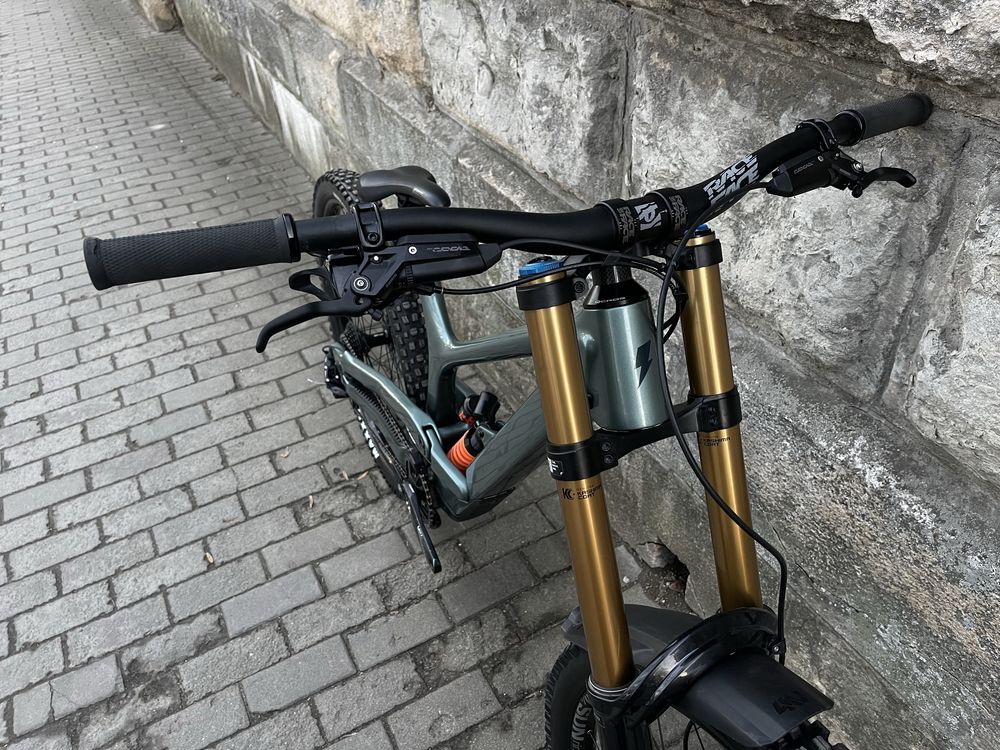 YT Tues 2024 29’ fox40 dhx sram code gx carbon