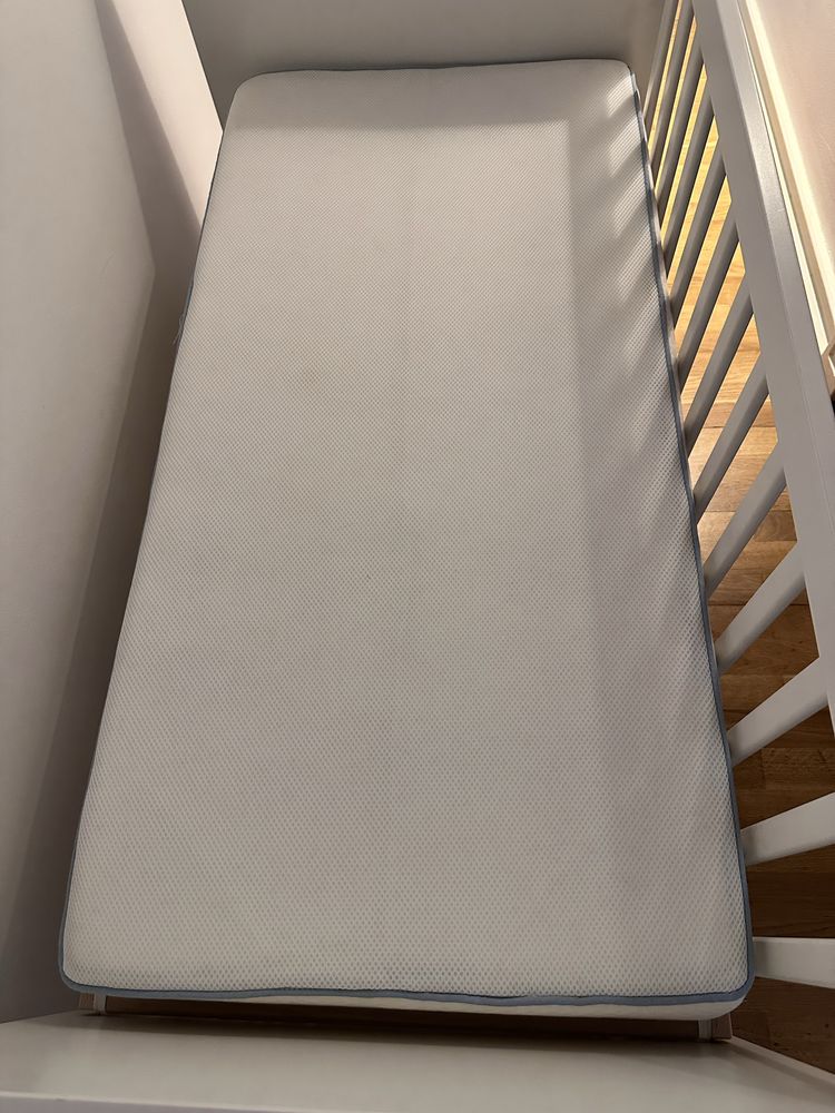 Berço ikea e colchao ZY