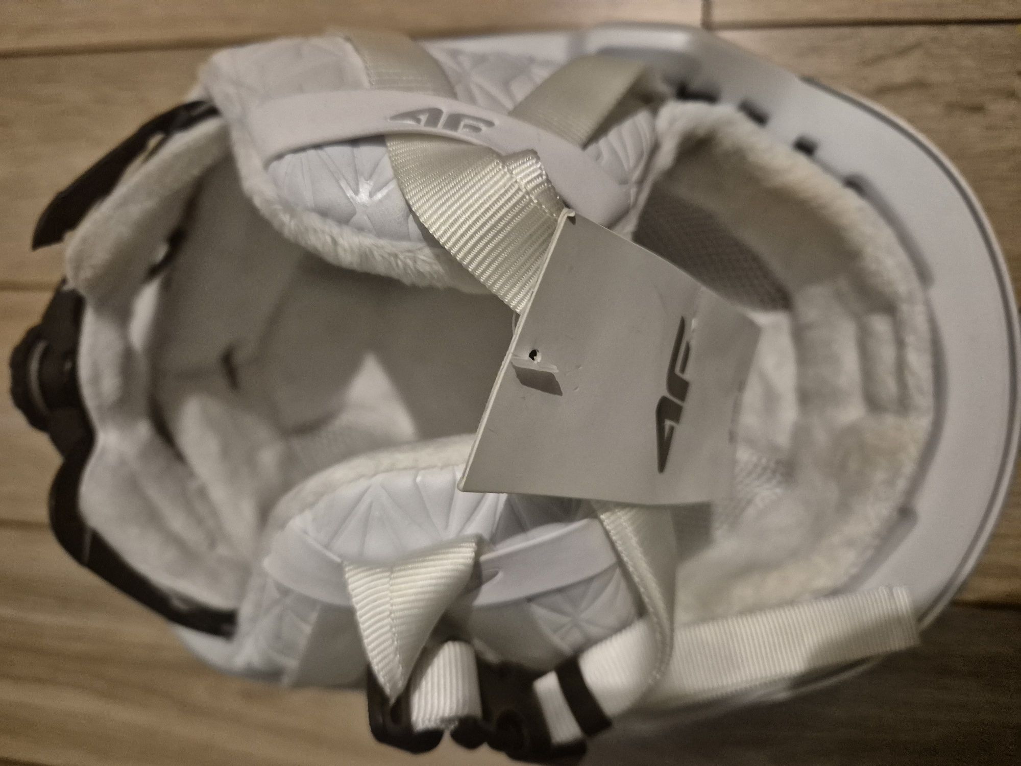 Kask narciarski damski