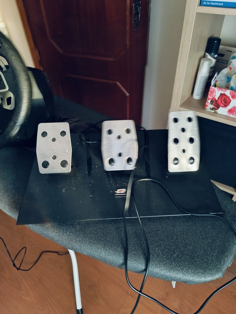 Volante com pedais mudanças