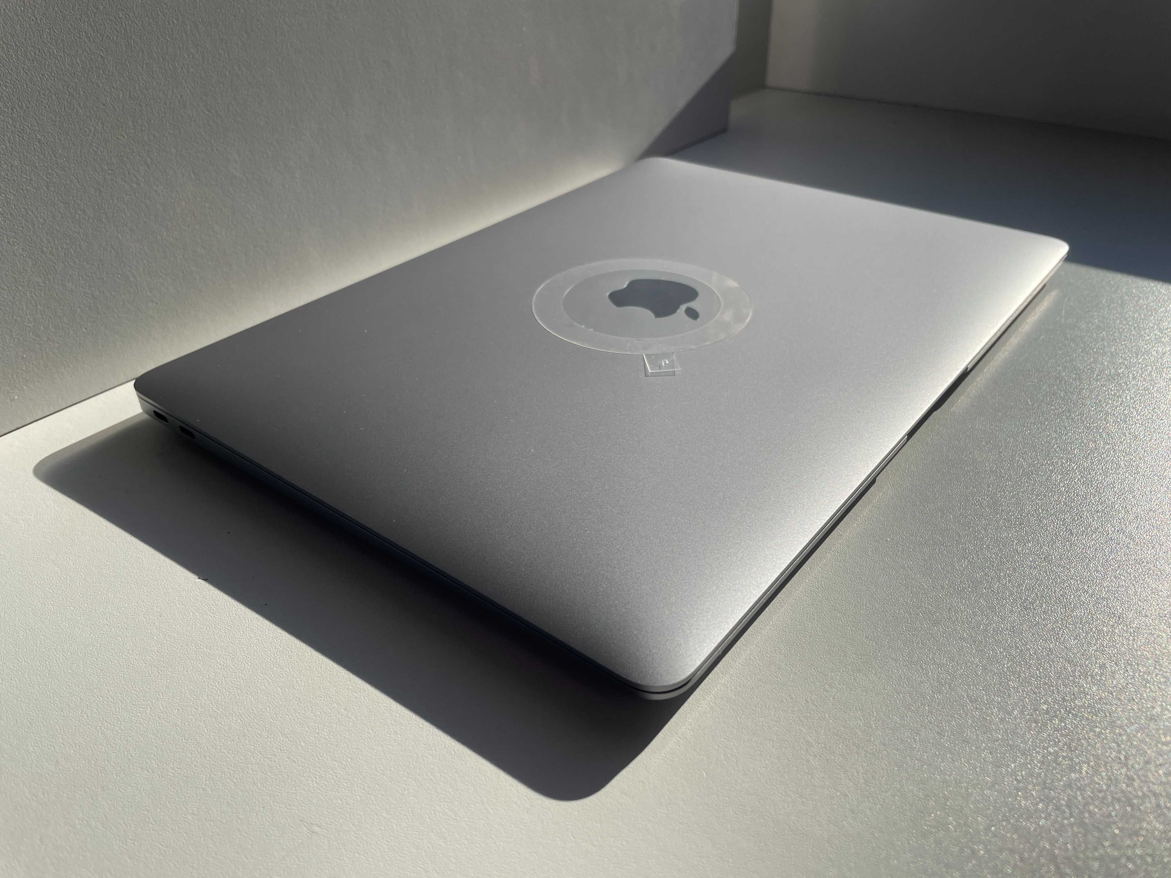 Macbook Air M1 гарантия Apple Care + до 15.08.2026 Цена 550$