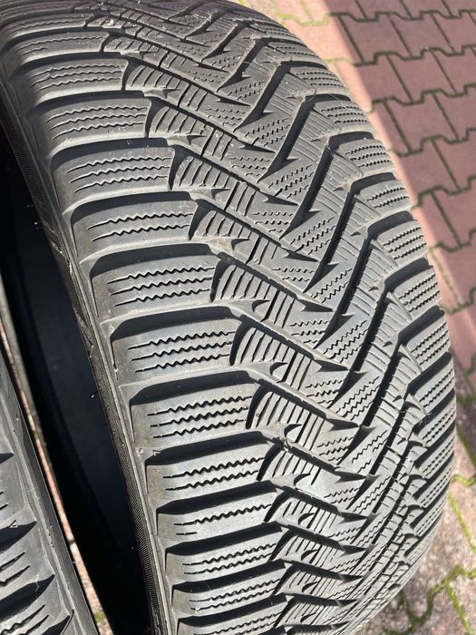 225/45/18 Zimowe ładne Laufenn
