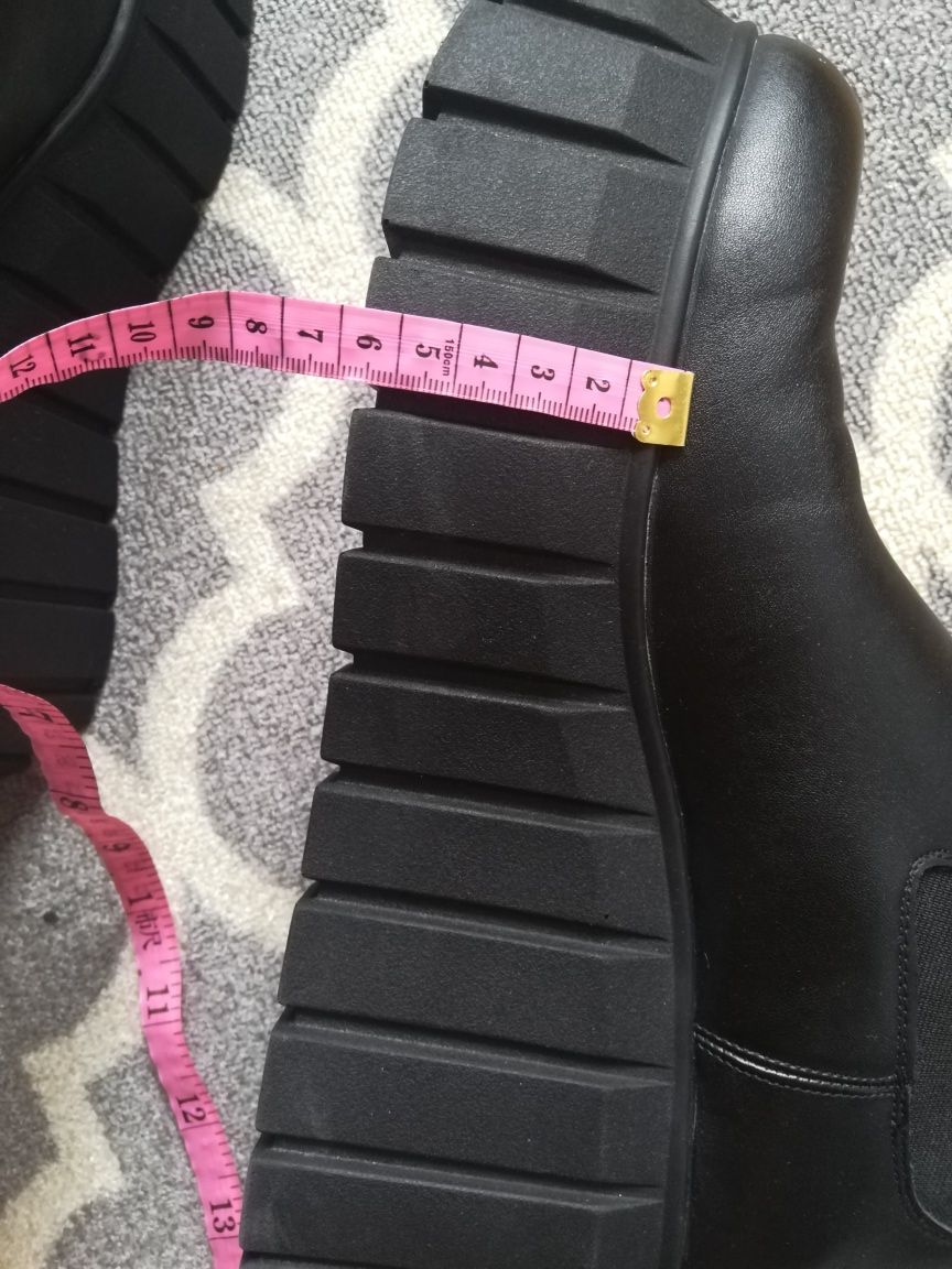 Czarne botki trapery glany Bershka rozmiar 41
