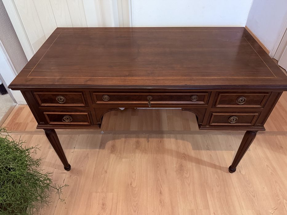 Secretaria antiga impecavel