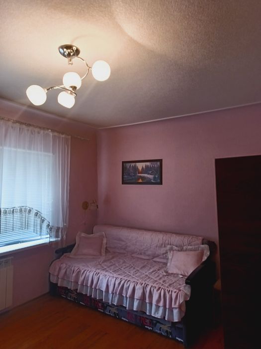 Здається будинок в районі площі Захисників України (Визволення)