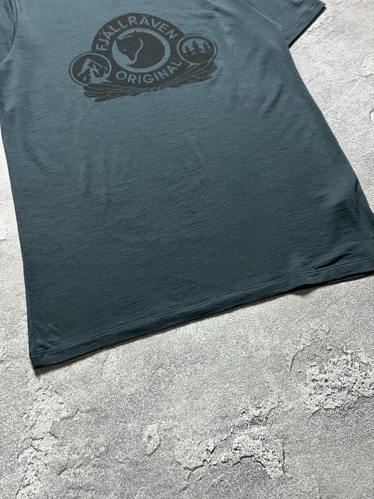 Футболка Fjallraven большой логотип биг лого L , lyle scott