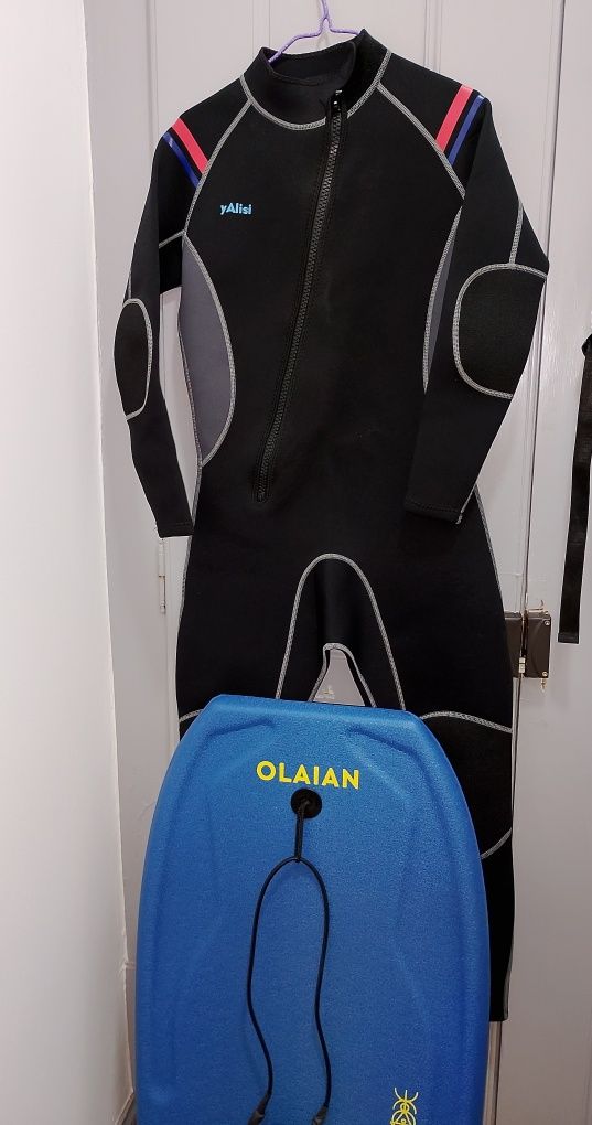 Fato de Surf/Bodyboard (M) e Prancha de Bodyboard completamente novos
