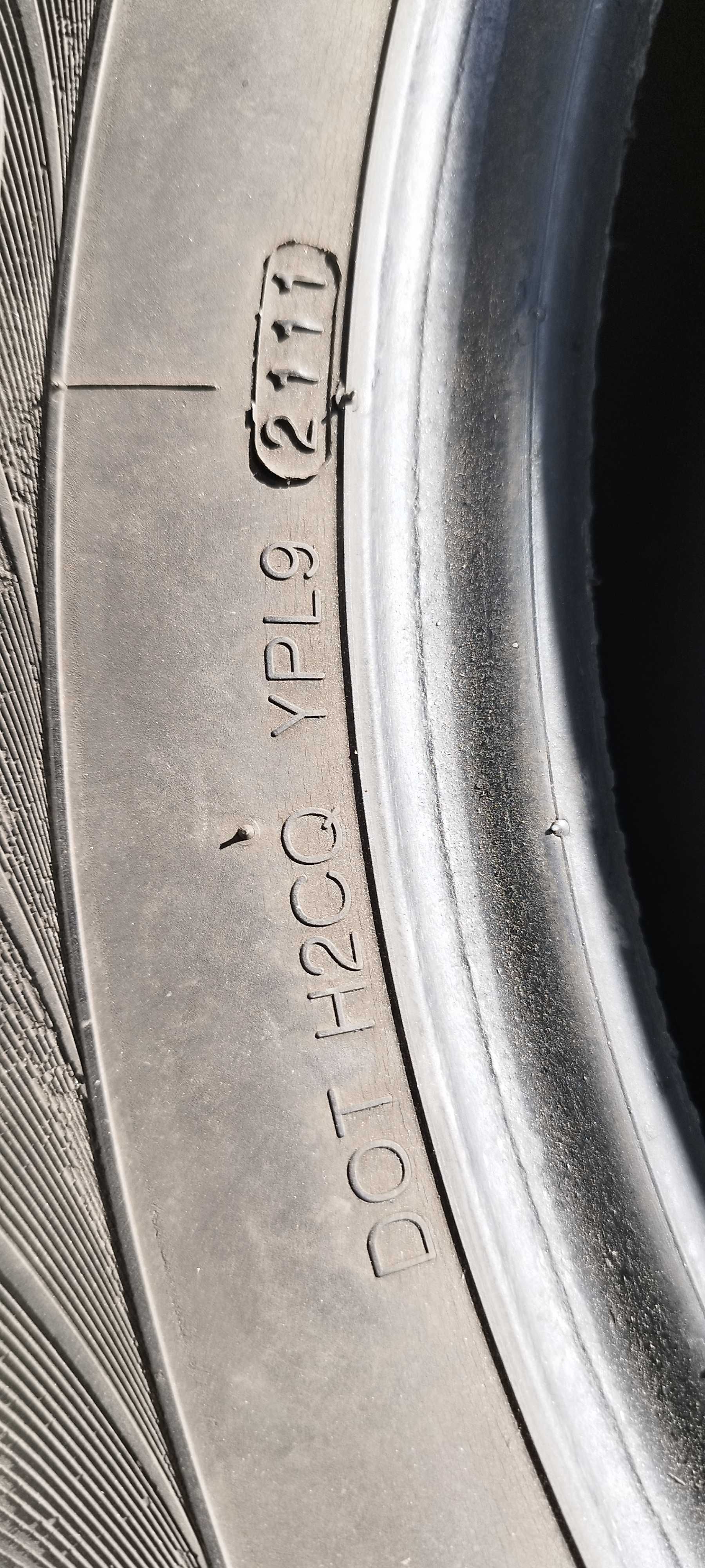 Резина KUMHO 235/60 R18 літня