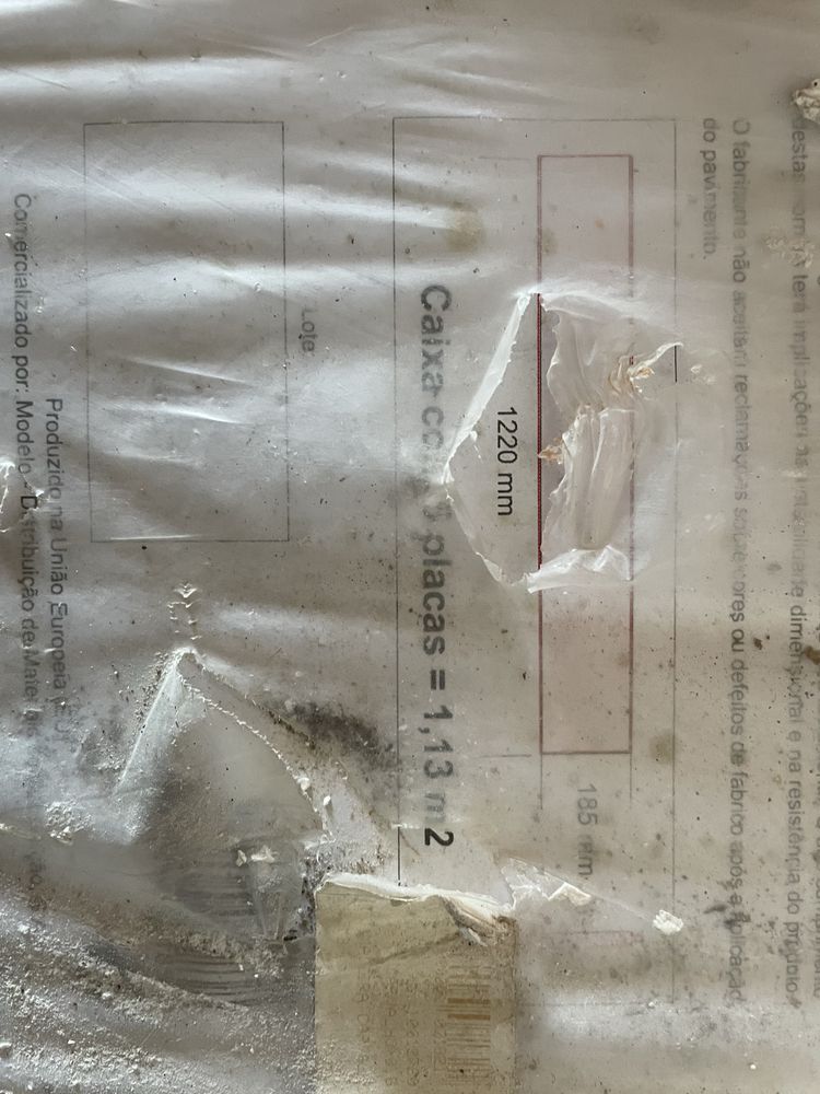 Vendo chao flutuante novo em caixa. valor negociavel