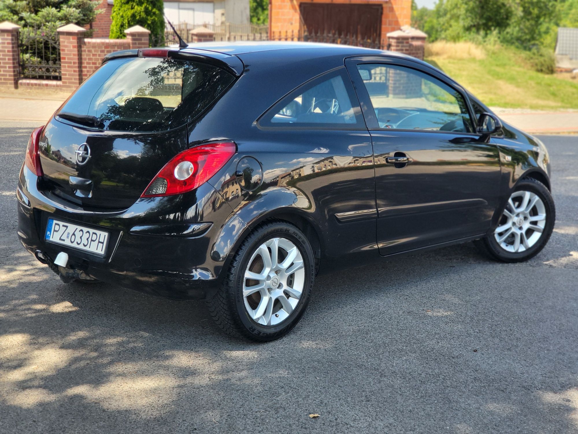 Opel Corsa D 1.4 Benzynka 2007r - Klima Mrozi - Wyposażony- Z Hakiem