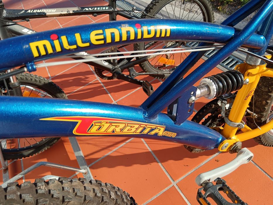 2 bicicletas crianca/jovem