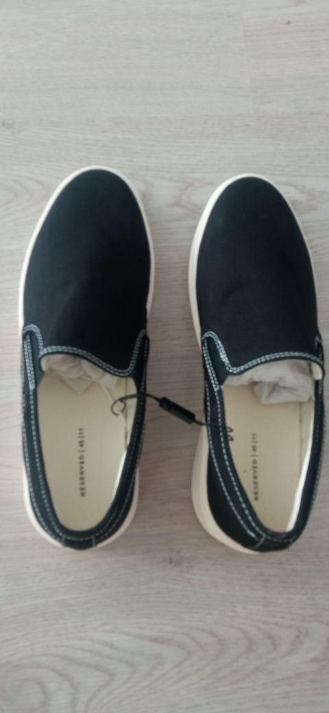 Nowe buty Reserved